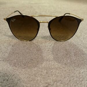Ray-Ban Aviators in brown/gold